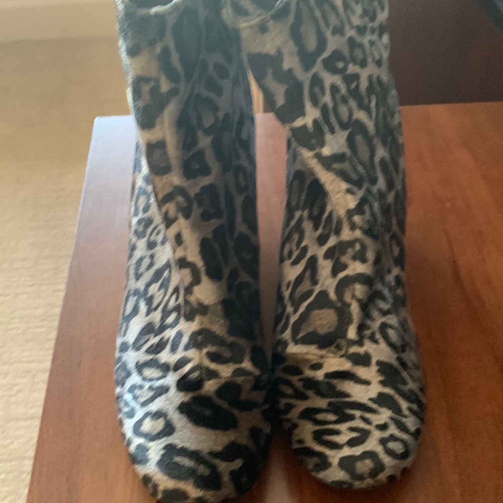 Not Rated Animal print booties size 8